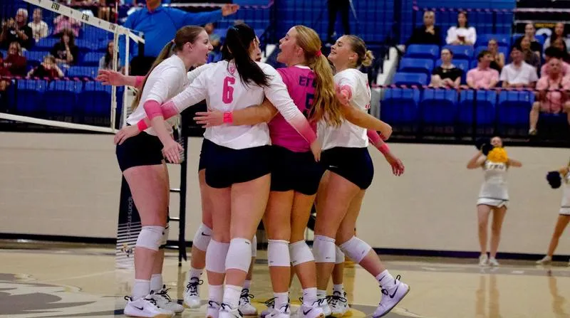 #TIGERSWIN | VB | No. 20 ETBU Sweeps McMurry for 15th Win of Year