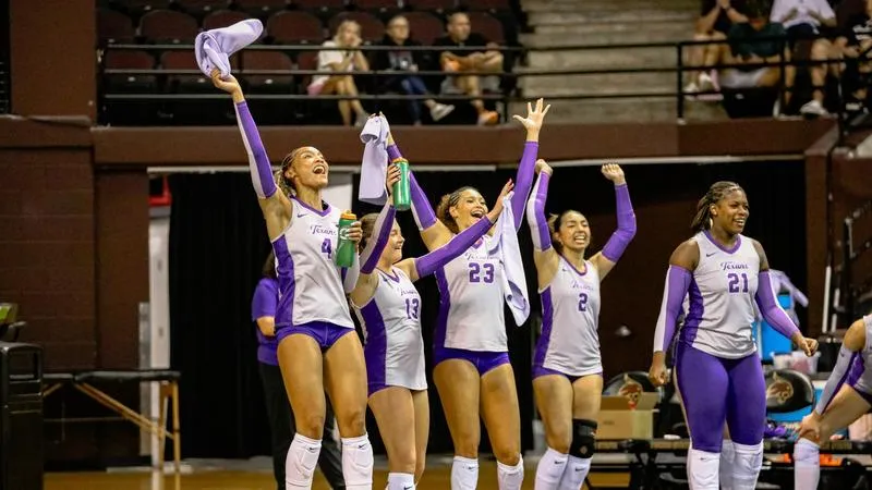 Tarleton State Volleyball picks up second straight sweep, gets road win at Little Rock