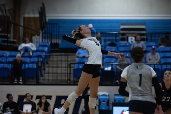 McMurry Battles No. 20 ETBU in Conference Road Showdown