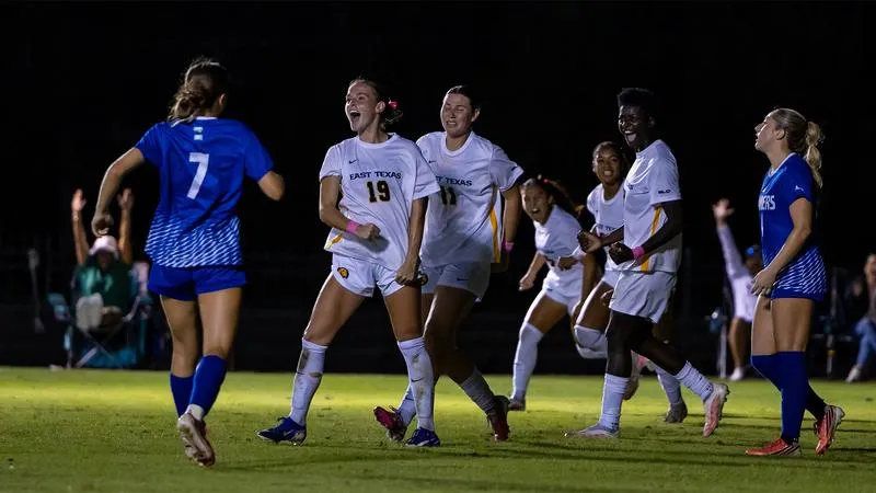 Sueltz Scores to Equalize in Draw with Islanders