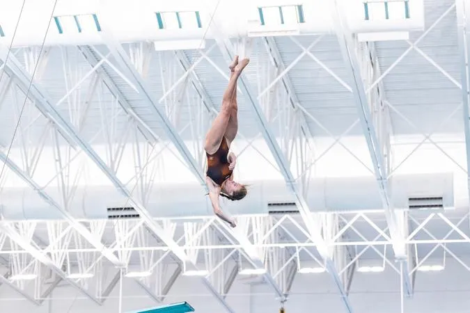 Swimming & Diving Breaks Three Program Records as Meulebeek Sweeps Diving at New Mexico