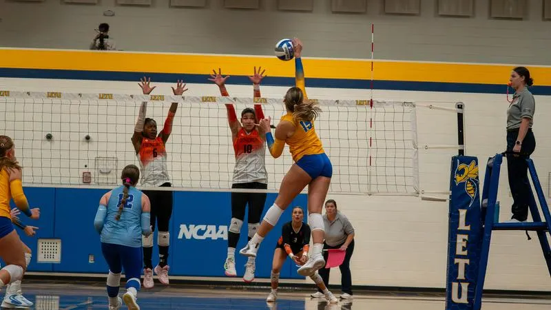 Volleyball's Comeback Attempt Falls Short in Five-Set Battle with Hendrix