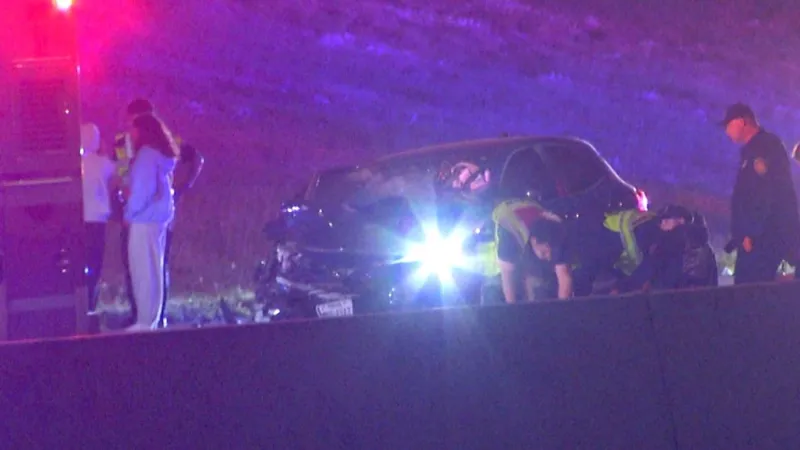 Deadly overnight crash closes portion of U.S. 281 near Isom Road