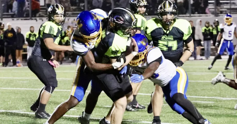 No. 2 La Vega slams door on Gatesville for 7th straight road win, 58-0