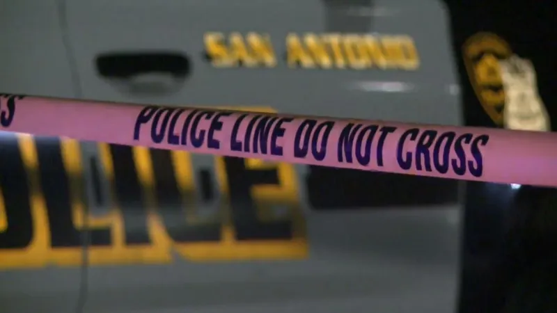 Motorcyclist killed after crashing into trailer on I-35