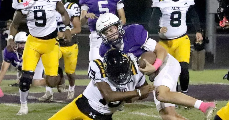 Bearkats use ground game to top Alto, 56-46