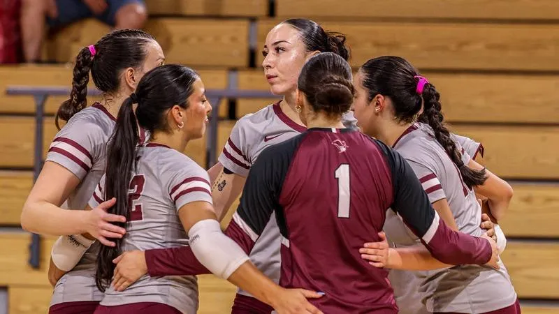 TAMIU Volleyball Comes Up Short Against Mustangs