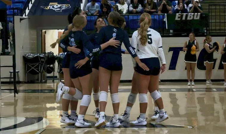 #TIGERSWIN | VB | No. 20 ETBU Continues Strong Home Stand Sweeping HSU, 3-0