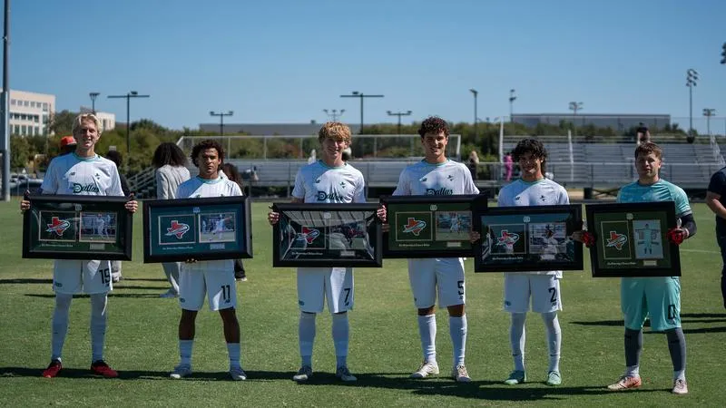 Men's Soccer Celebrates Senior Day with 5-0 Win