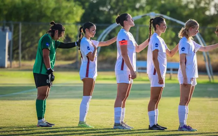Late Goal Lifts St. Edward's Past TAMIU Women's Soccer, 1-0