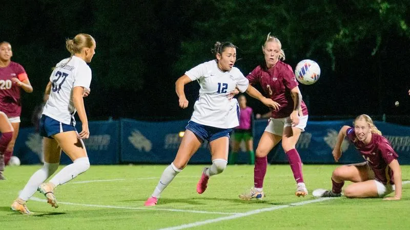 Padilla's Late Goal Lifts Hilltoppers Past TAMIU