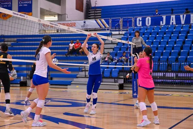 Javelinas Host Gold Out as the welcome in Dallas Baptist