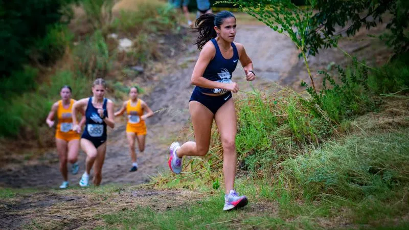 Hilltoppers Pick Up The Pace In Final Race Before Conference Meet