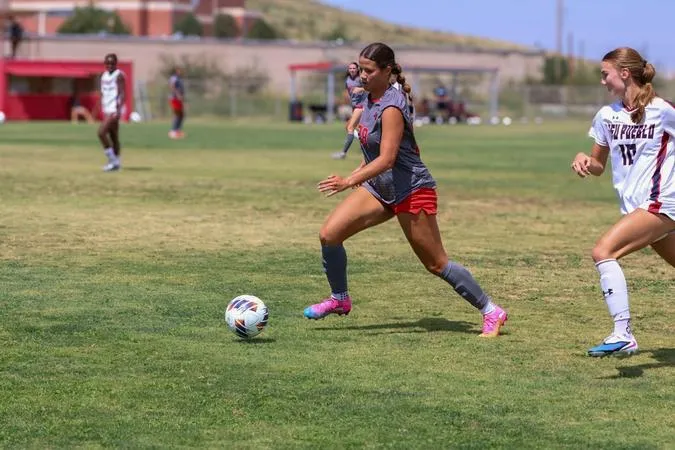 Lobos Take On Patriots At Home