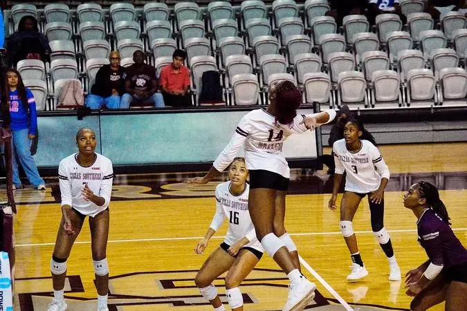 Volleyball Opens Road Trip With Tough Loss At Grambling State