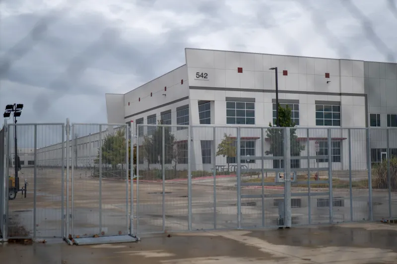 Mayor files lawsuit against potential ICE facility