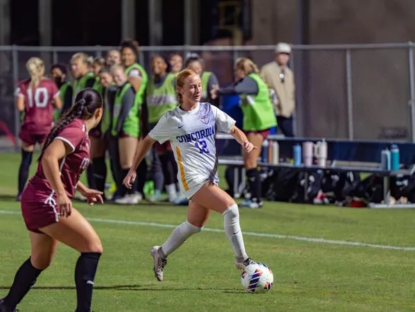 Women's Soccer Bested in Battle at St. Thomas