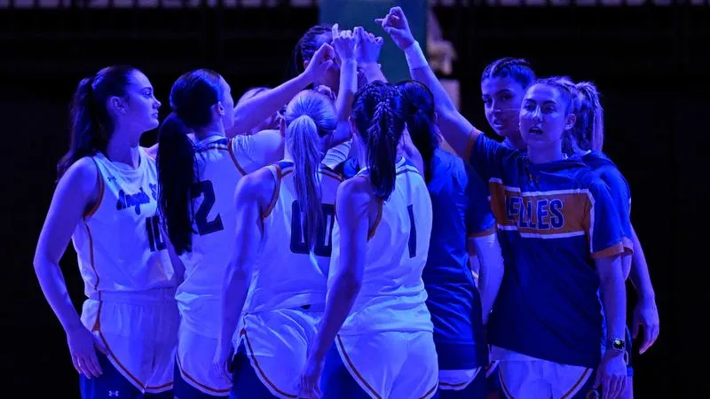 Women's Basketball Picked Sixth in LSC Preseason Poll; Esquivel Named Player to Watch