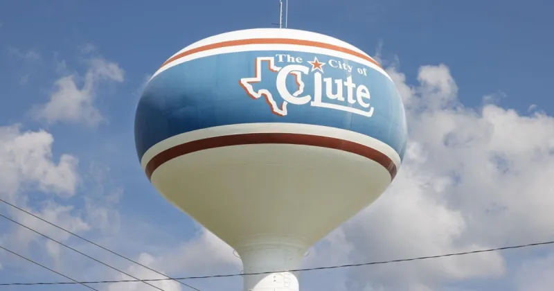 Clute approves replat despite neighbors' flooding concerns