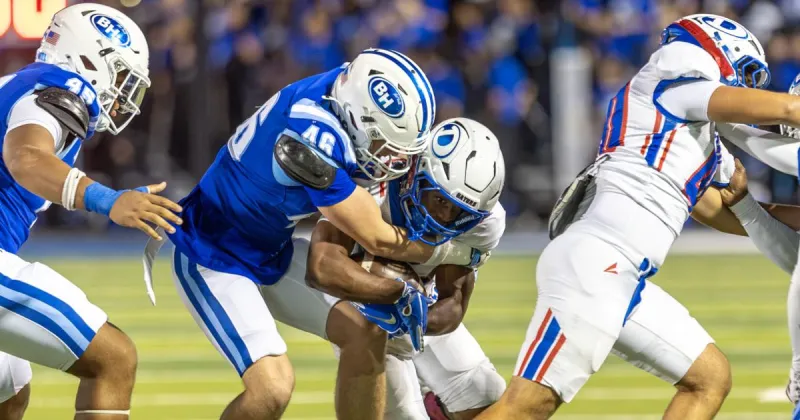 Gators ground high-flying Eagles, 55-42