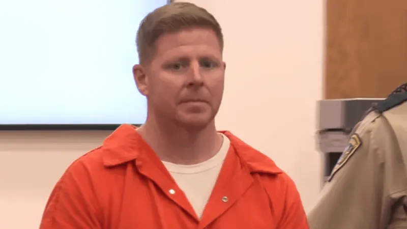 Former Las Cruces teacher pleads guilty to felonies over inappropriate texts with student