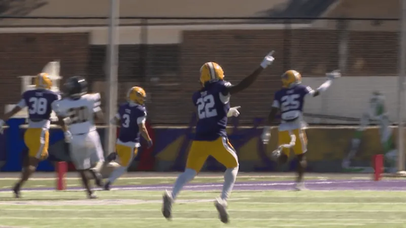 Cowboys beat ETBU as coach praises athletic training staff for player care