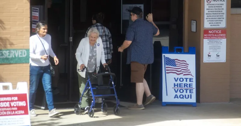 Almost 2,000 Nacogdoches County residents vote in person on first day