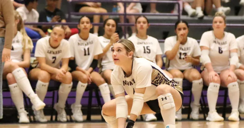 Lady Panthers pick up 4-set win over Northern Oaks