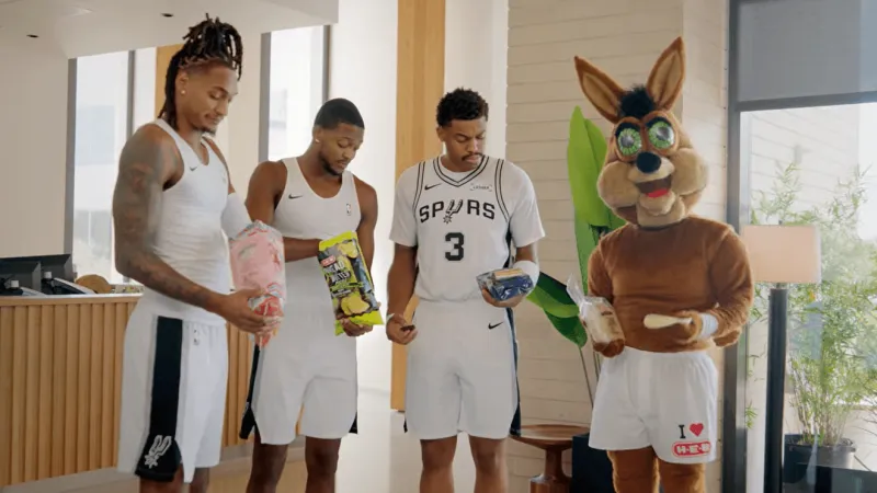 Spurs stars return in new H-E-B commercials, exclusive merchandise coming in November