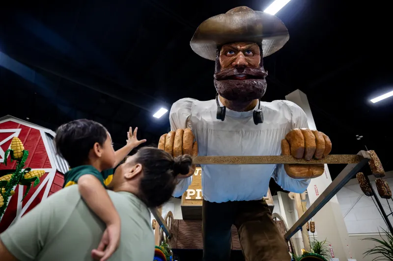 Utahns get up close and personal with floats ahead of Days of '47 Parade
