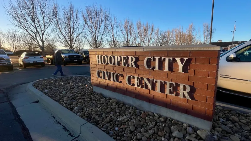 Hooper leaders hope to move beyond discord as mayor rebuffs critics' charges