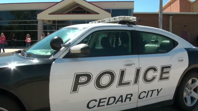 Cedar City jewelry store owner chases after suspected burglars; 1 arrested