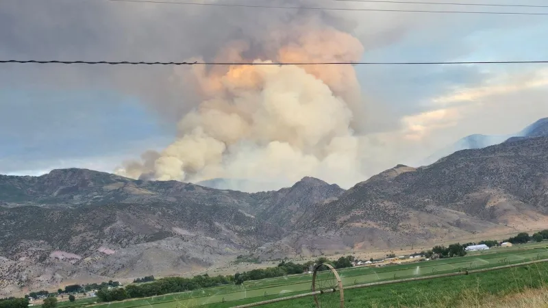Power cut for Wayne County as strong winds fan Monroe Canyon Fire