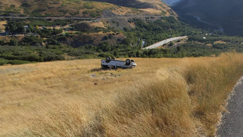 One dead, one injured following Kyhv Peak rollover