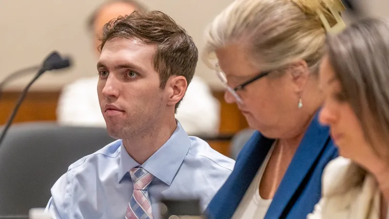 Accused Charlie Kirk assassin Tyler Robinson tries to hide from 'double-edged sword' of publicity: expert