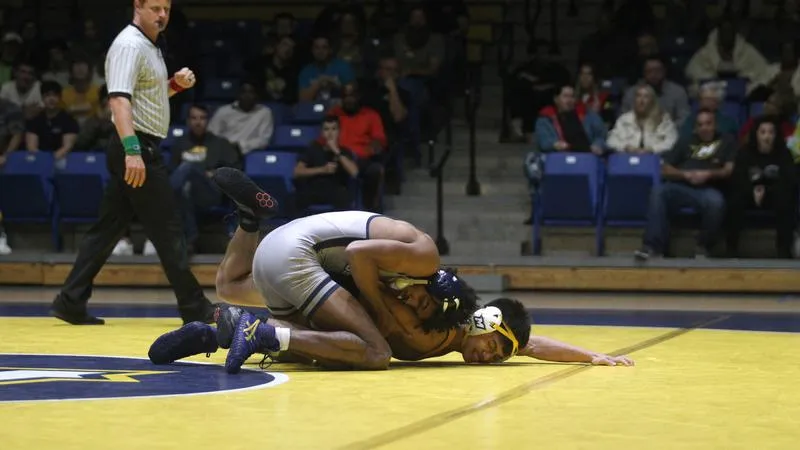 Four wrestlers advance to semifinals after first day of New Standard Invitational