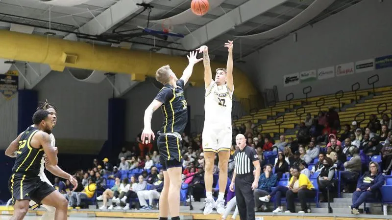 FOLLOW LIVE: Men's basketball hosts No. 1 CNU at 4 p.m. Saturday