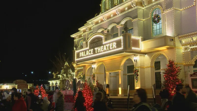 'Dolly Parton's Mountain Magic Christmas,' which was filmed at Dollywood, premiers