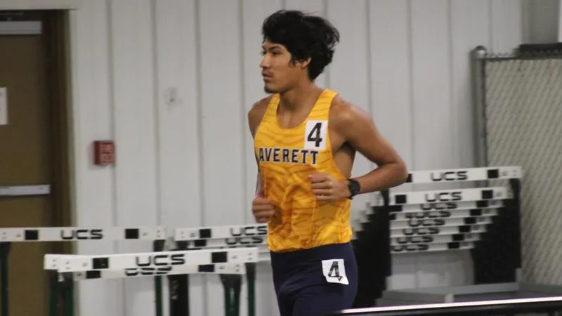 Indoor track & field teams make program debut at College Kick-off