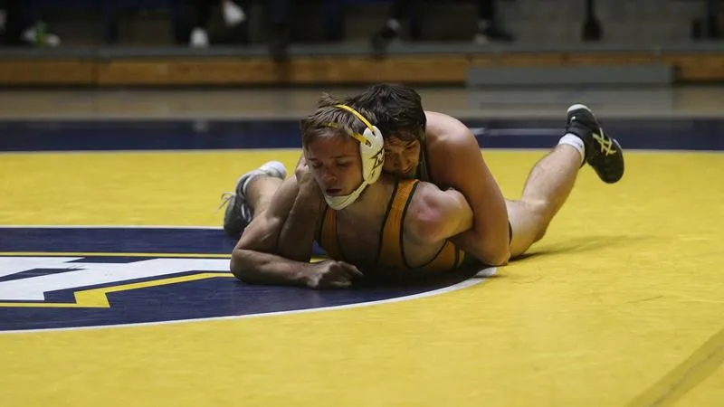 Wrestling places third, produces two champions in New Standard Invitational