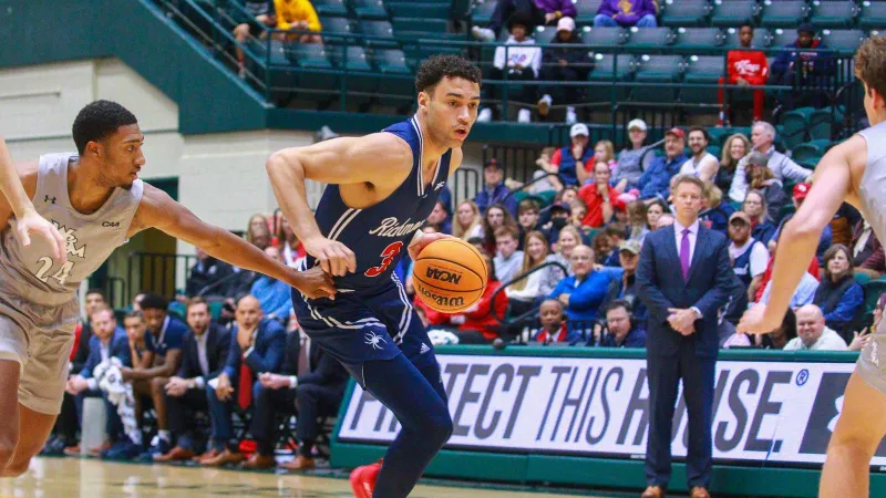 Burton scores 26 in loss at William & Mary