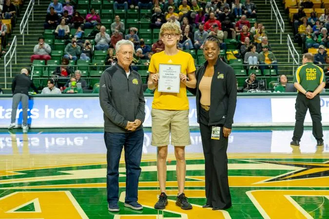 Joshua Walker receives honor of OrthoVirginia Student Achiever Award