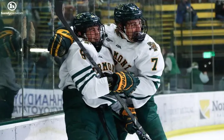 Men's Hockey Defeats RPI in Overtime for Fourth Straight Home Win