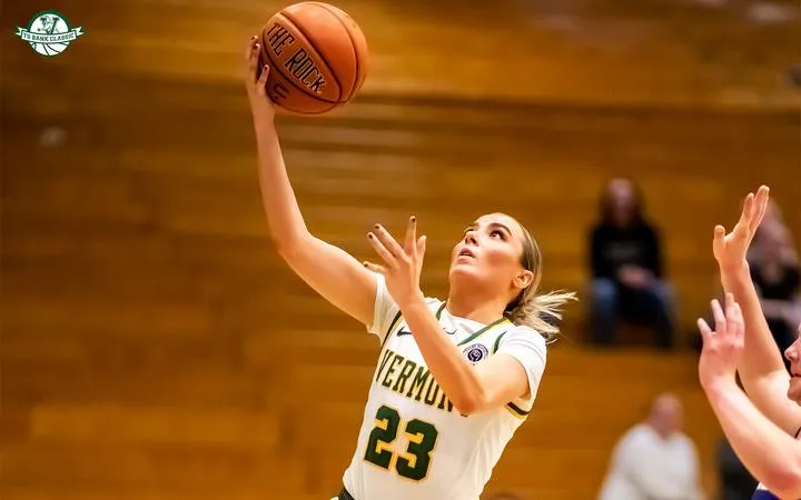 Women's Basketball Uses Dominant Second Quarter to Cruise Past Stonehill