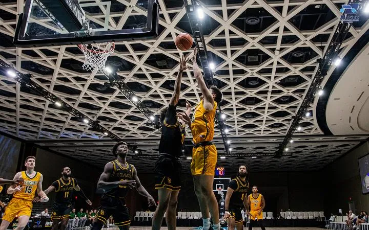 Catamounts Suffer 78-58 Loss to Long Beach State