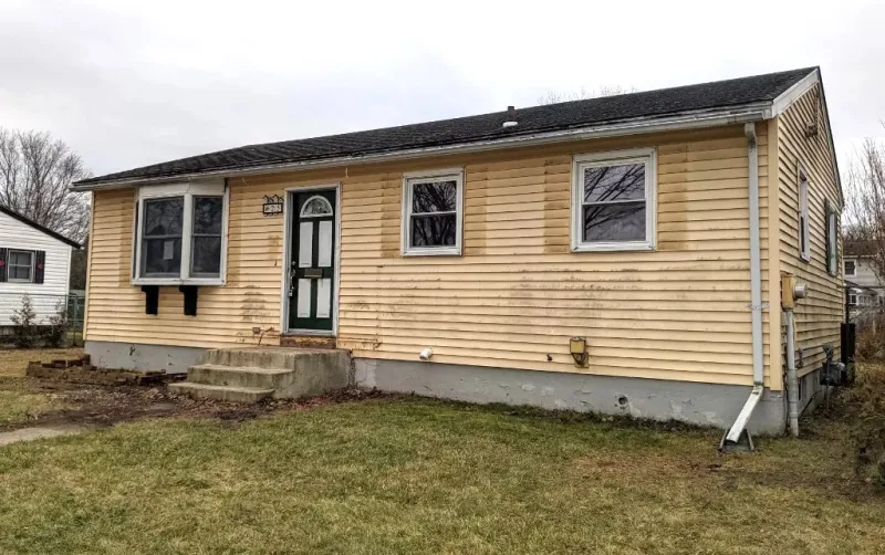 Randy Quaid Buys a Home on Randy Lane in Burlington