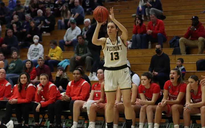 Women's Basketball Defeats Marist at Home, Earns Fifth Straight Victory