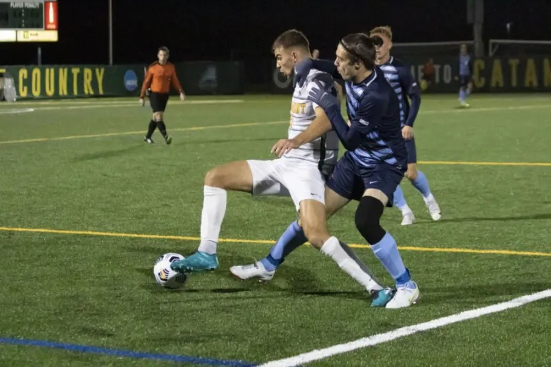 History repeats itself: Men's soccer falls 2-1 in quarterfinal match