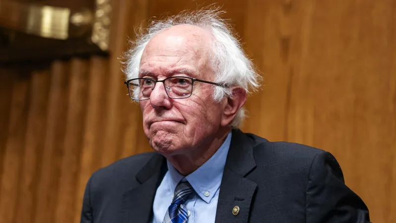 Sanders praises Trump, slams Biden on border: 'You've got to have borders, period'