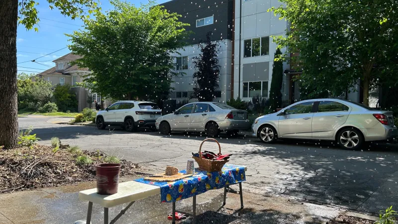 Slog AM: Bari Weiss Turns Off CBS News Radio, Susan Collins's White Supremacist Photo Op, SNAP Cutbacks Mean Hunger for Millions of Young People